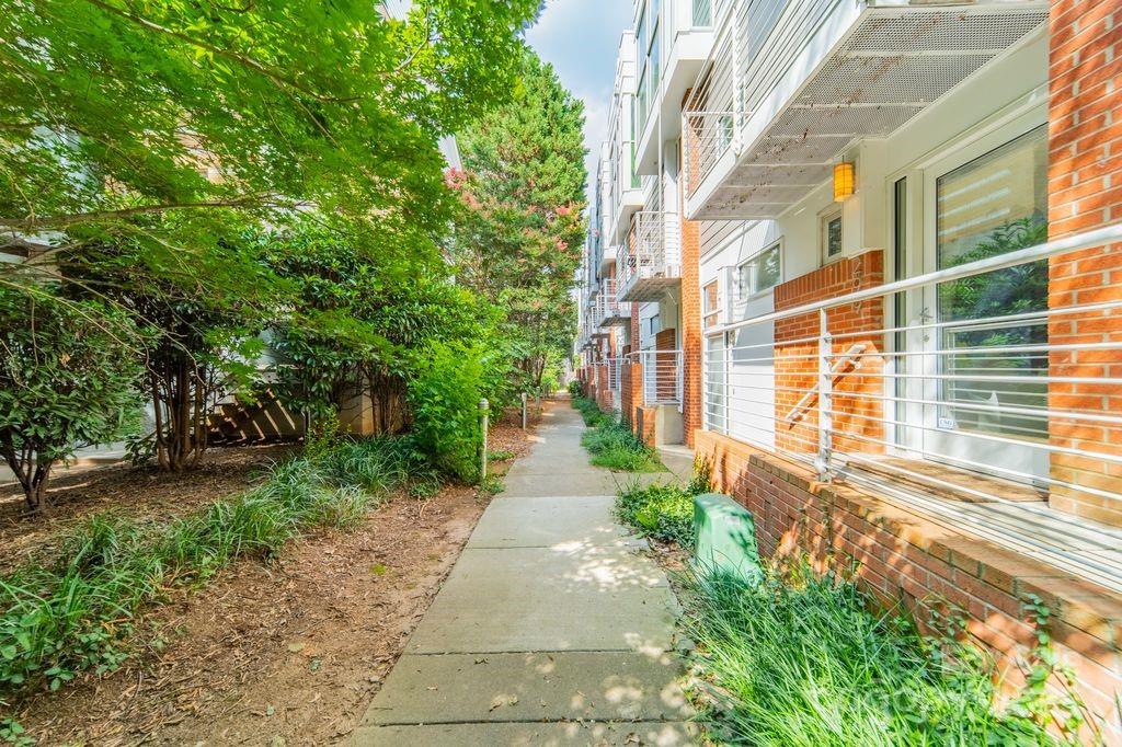 279 Mcdonald Avenue