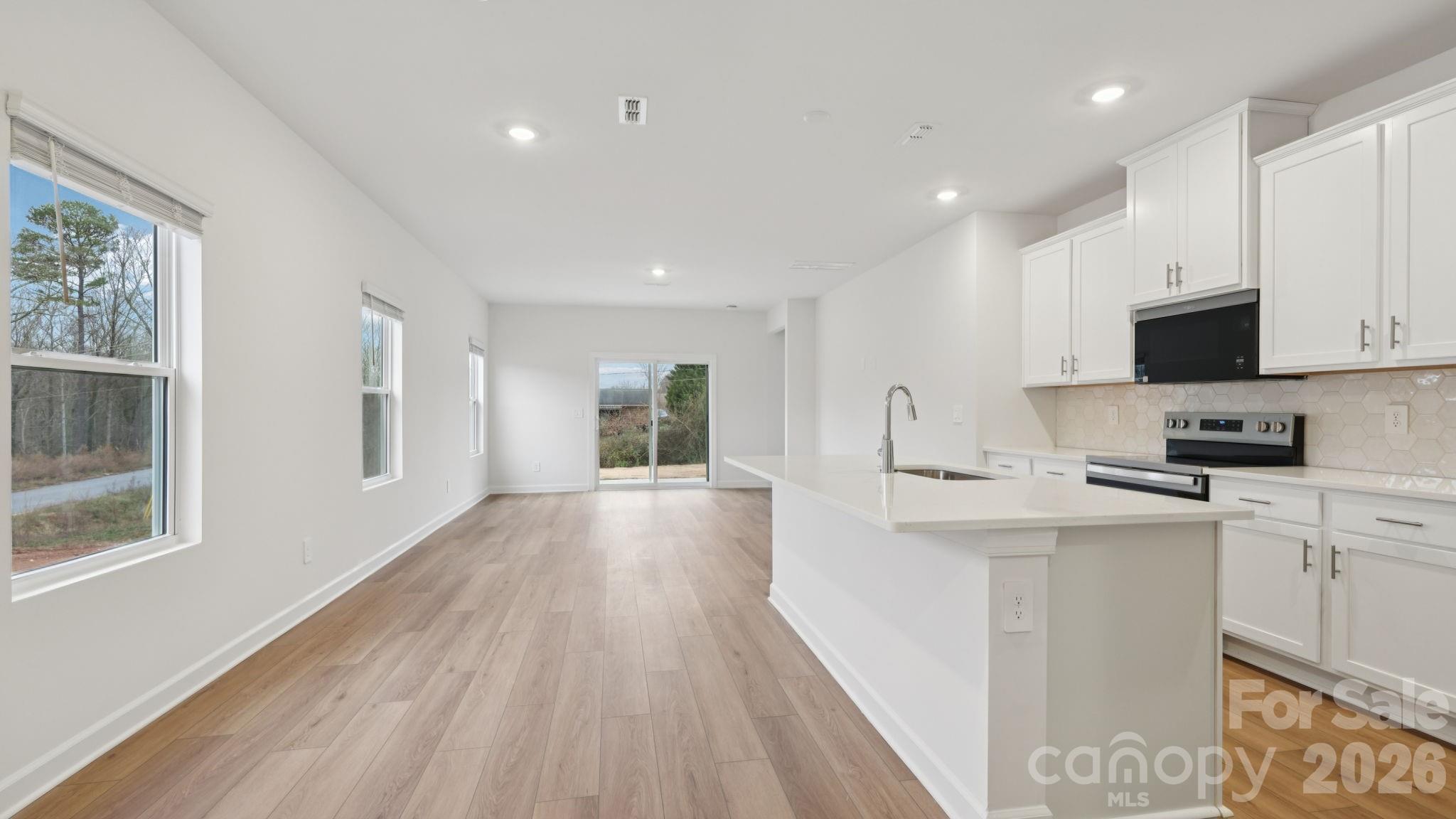 1273 30TH Street Lane NE