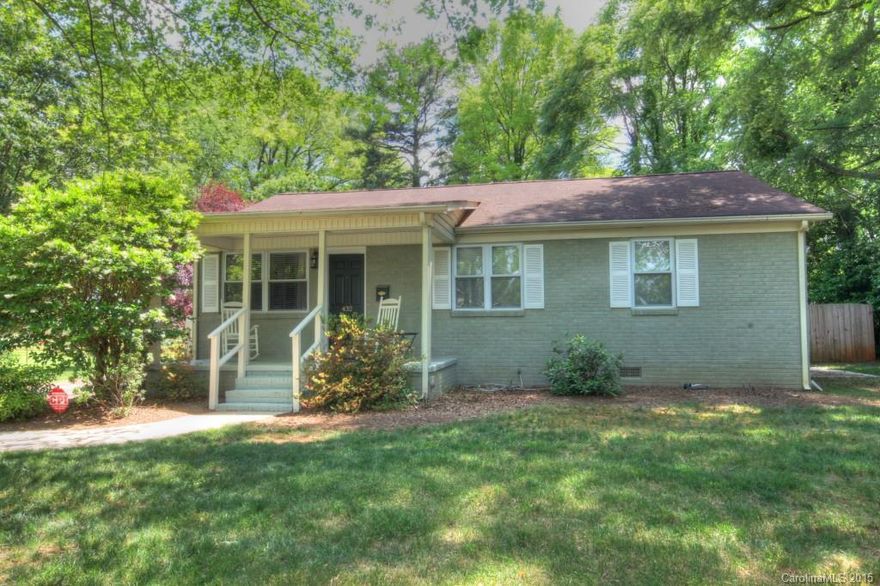 Immaculately maintained fully updated 3 bedroom home in sought after Selwyn Park!  Renovated kitchen with granite countertops, new cabinets, stainless steel appliances, and large kitchen island!  Kitchen open to main living area - hard to find!  Fully updated bathroom with new cabinetry and ceramic tile!  384 square foot deck overlooks spacious fenced back yard!  Very convenient to I-77!  Lots of privacy - located on the end of the street.  New insulation throughout attic.