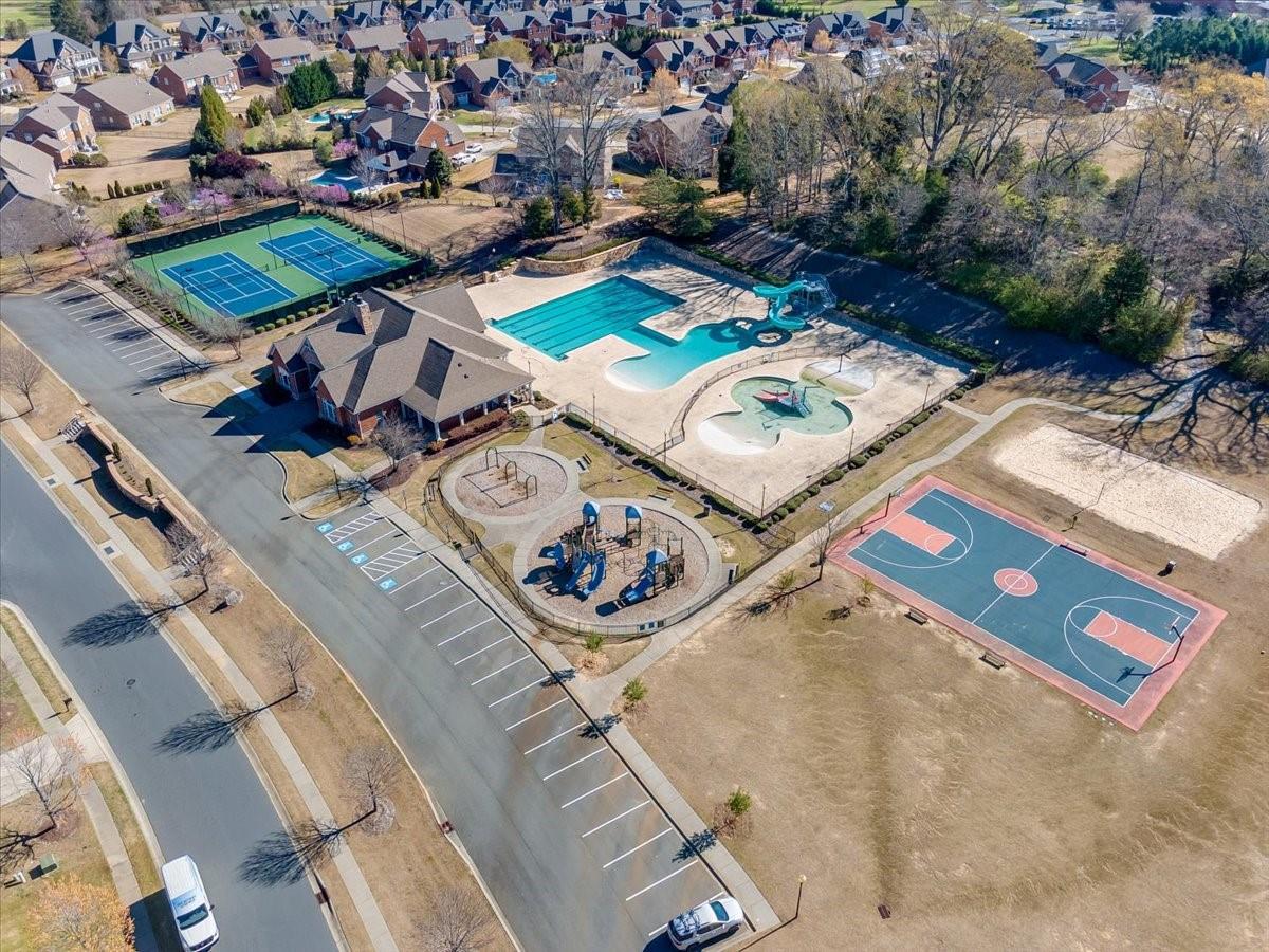 The Chimneys of Marvin - Residential