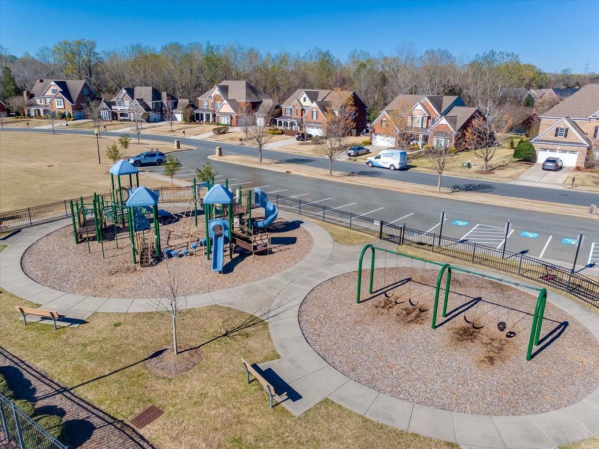 The Chimneys of Marvin - Residential