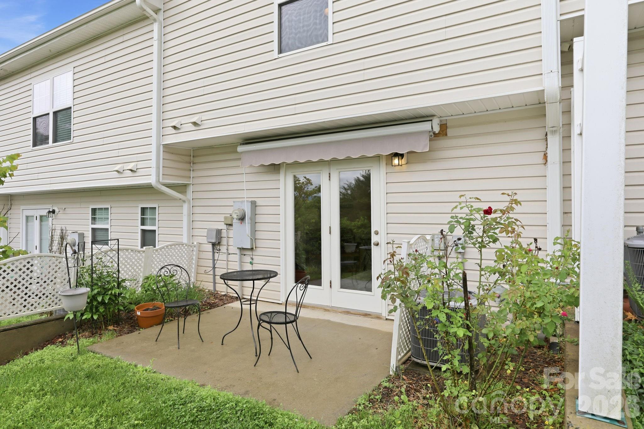 Creekside Village - Residential