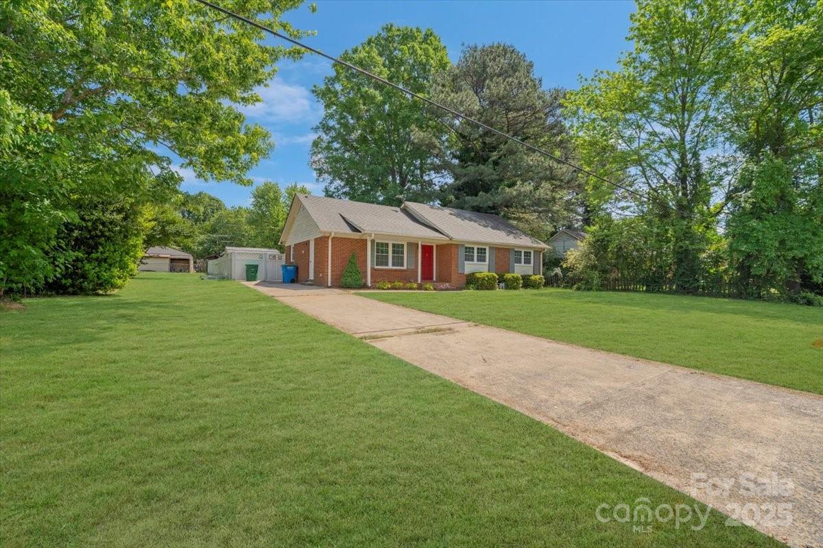8206 Idlewild Road 22