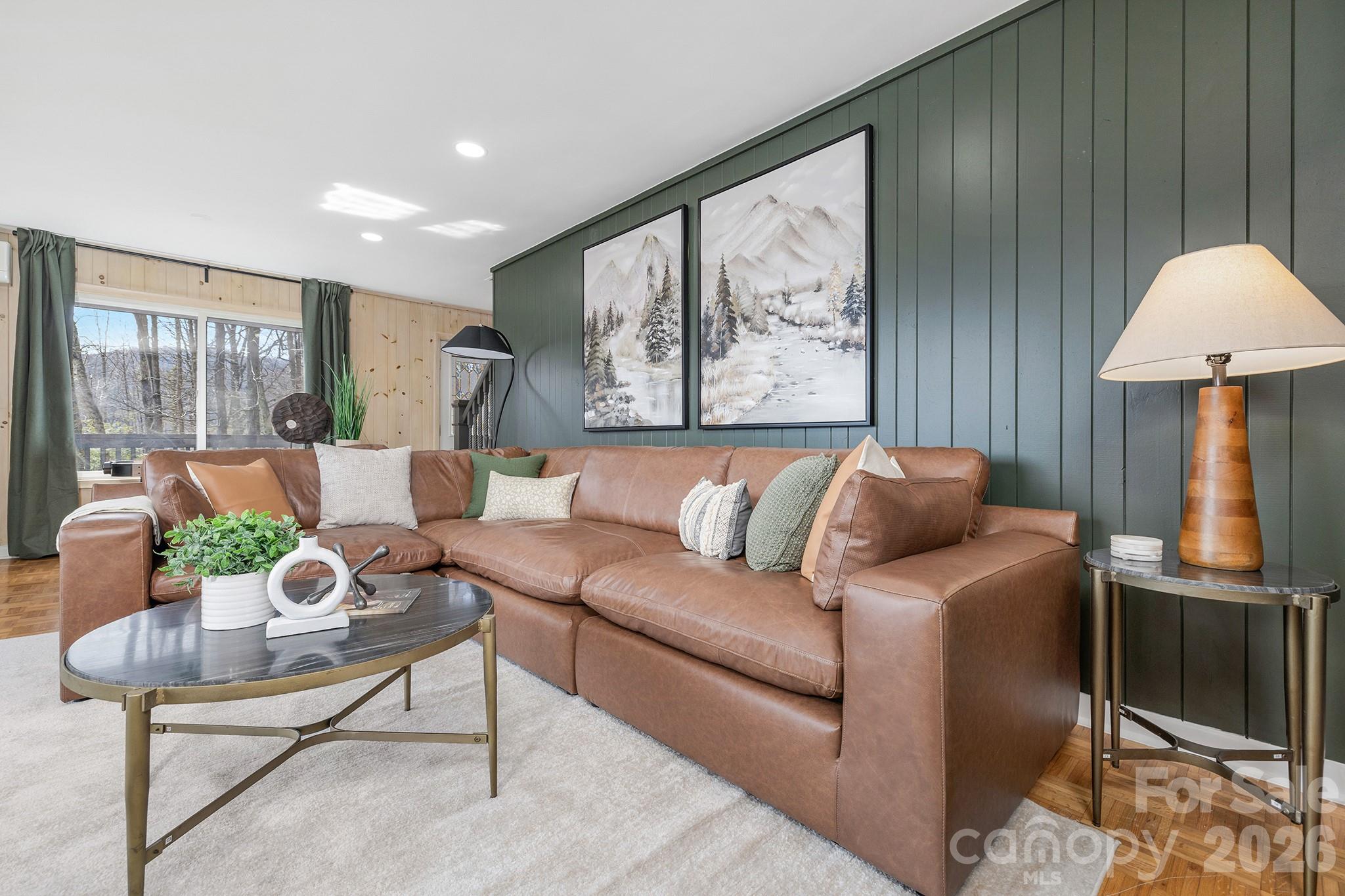 556/558 Thorncliff Drive