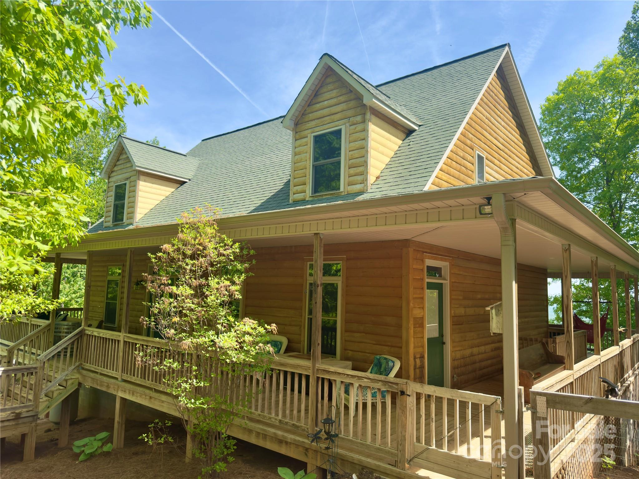 658 Green Point Lane