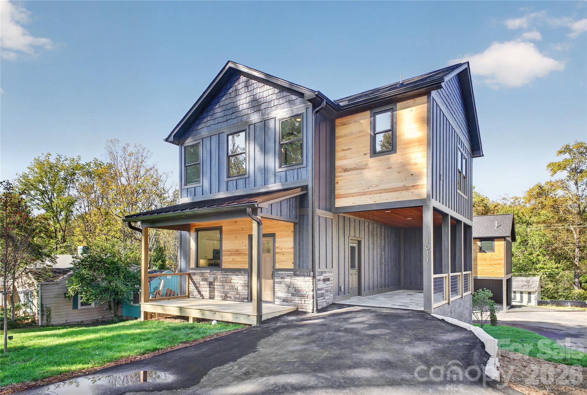 1011 Fassifern Court