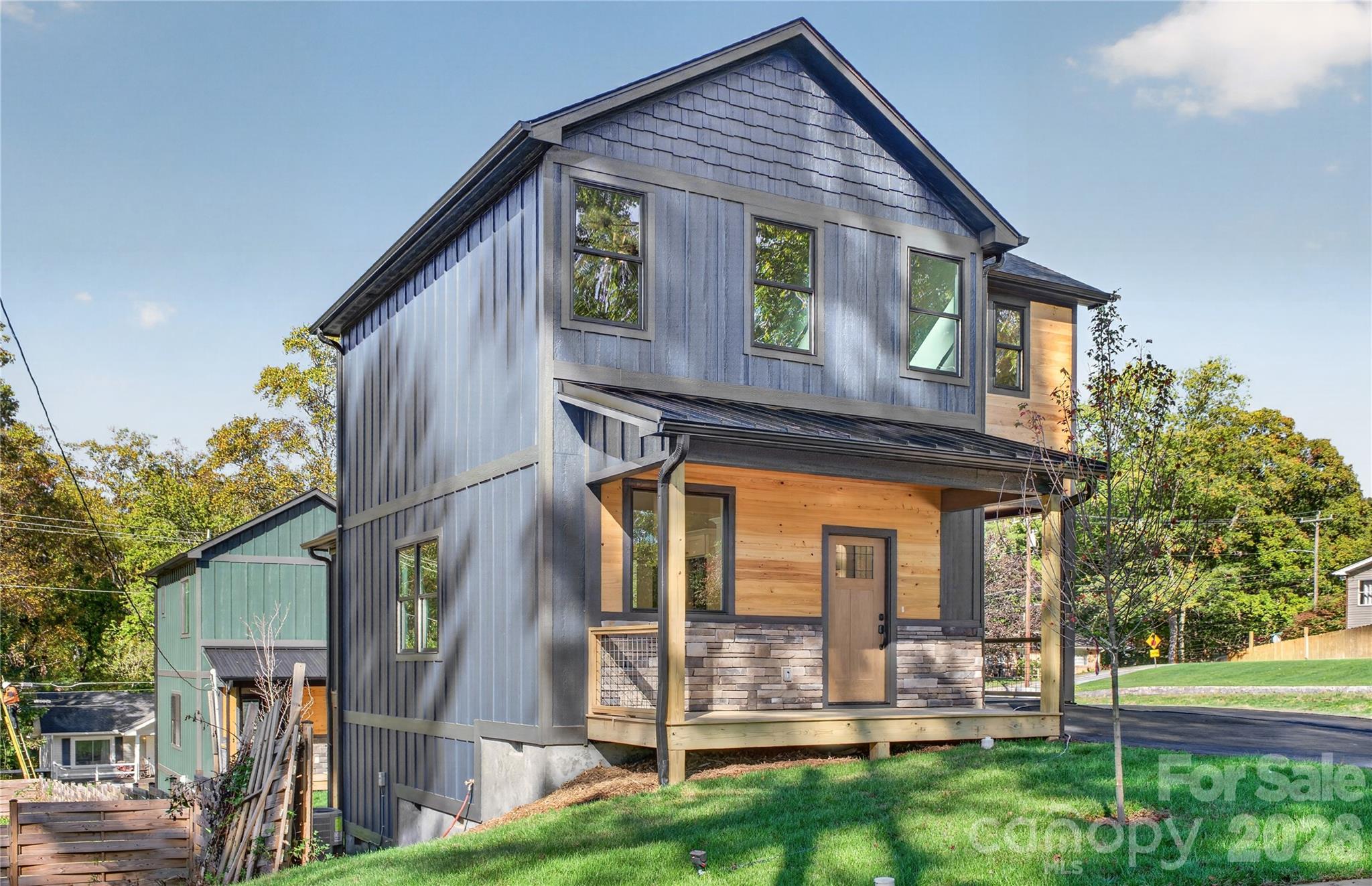 1011 Fassifern Court