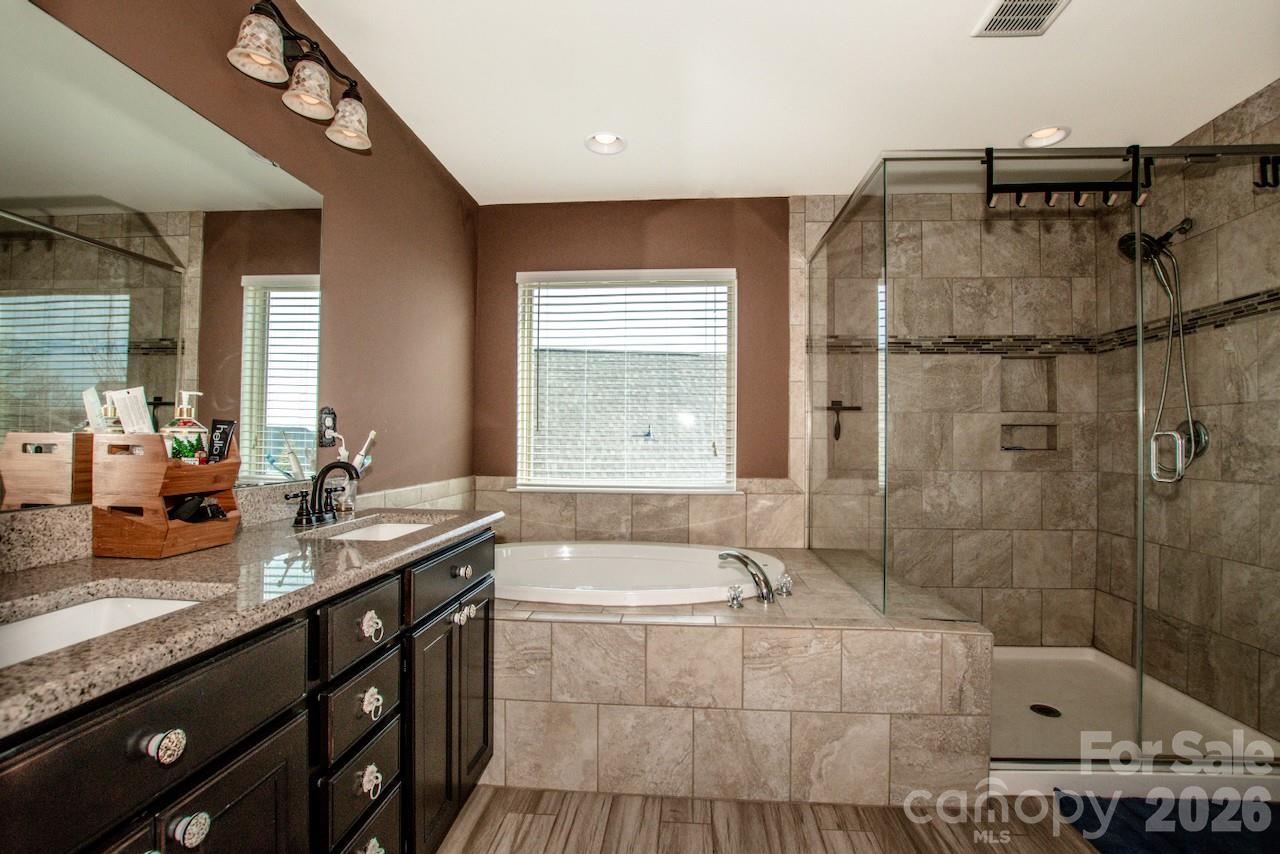 Robinson Oaks - Residential