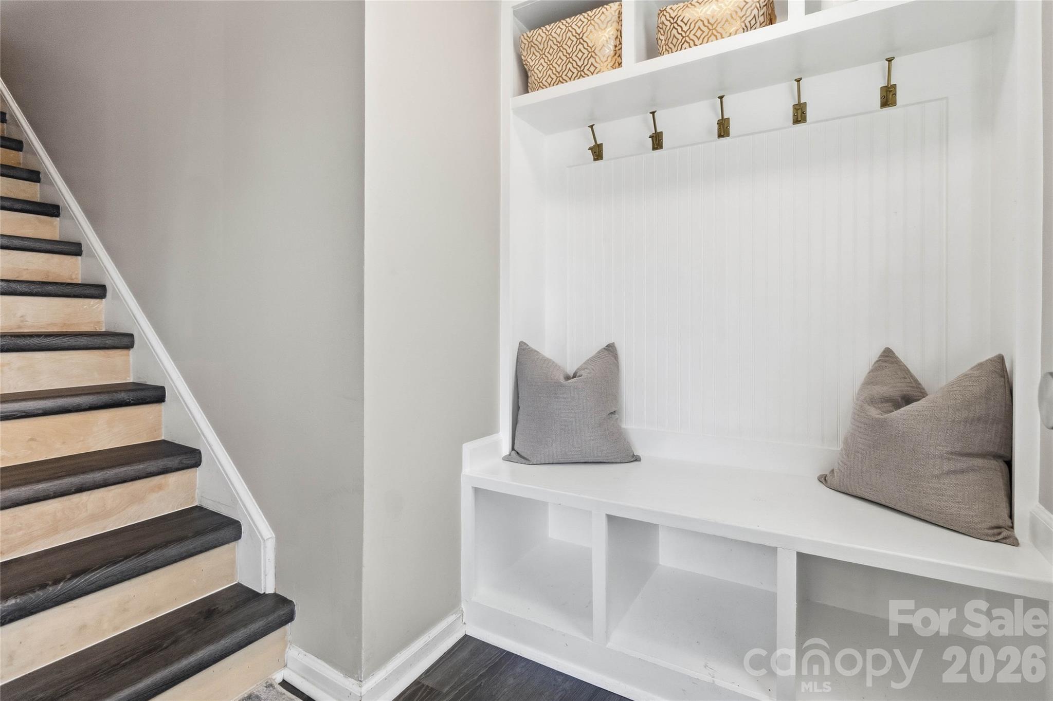 9400 S Vicksburg Park Court