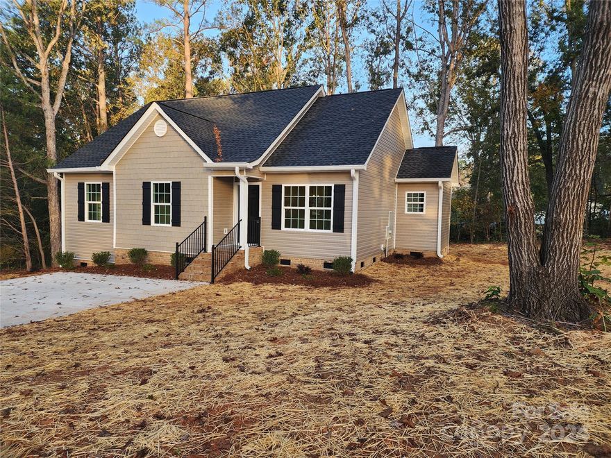 Beautiful new build in the Pineridge subdivision of Rock Hill. This 1270 sq. ft. home features open living and dining, a full kitchen with granite counters and stainless appliances, a laundry room off the kitchen with W/D hook-ups, a sizeable yard, and a nice back deck. The spacious primary bedroom features a tray ceiling and an en-suite bathroom with a shower/tub combination. The second and third bedrooms are nicely sized as well. The full guest bathroom also has a shower/tub combination, single vanity, and granite countertop. Central heat and air and everything is electric.