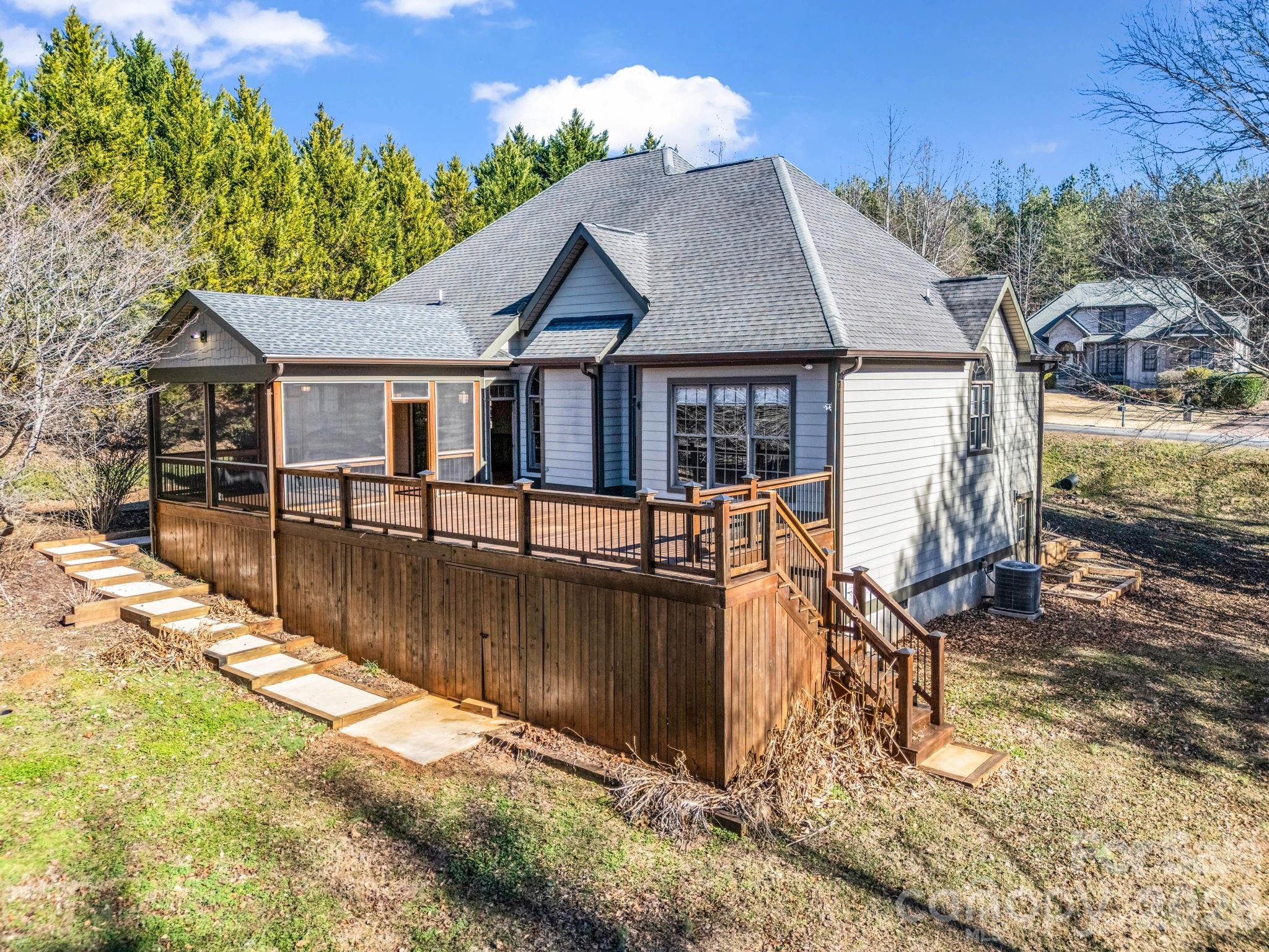 Vista At The Riverbank - Residential