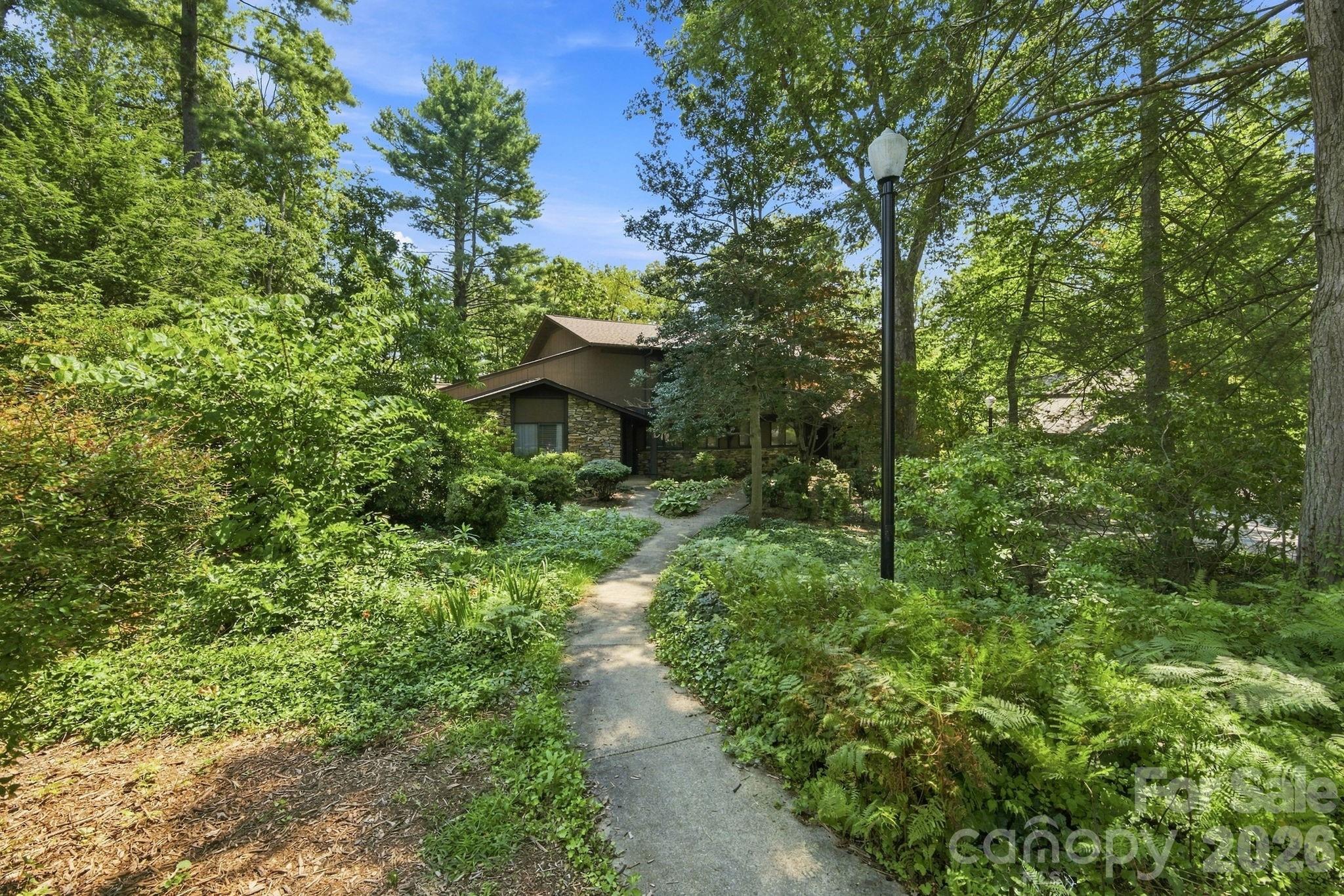 98 Laurelwood Circle W 6