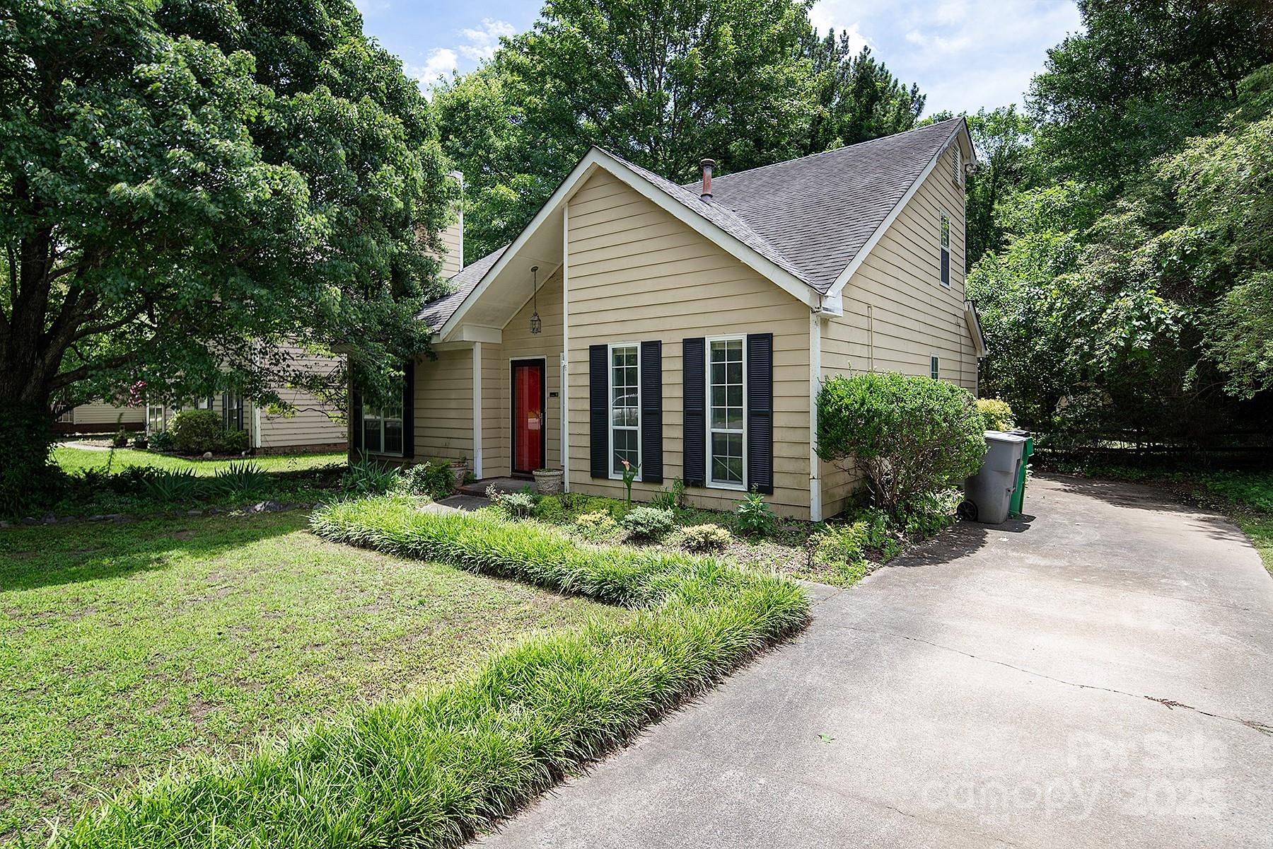 8618 Rittenhouse Circle