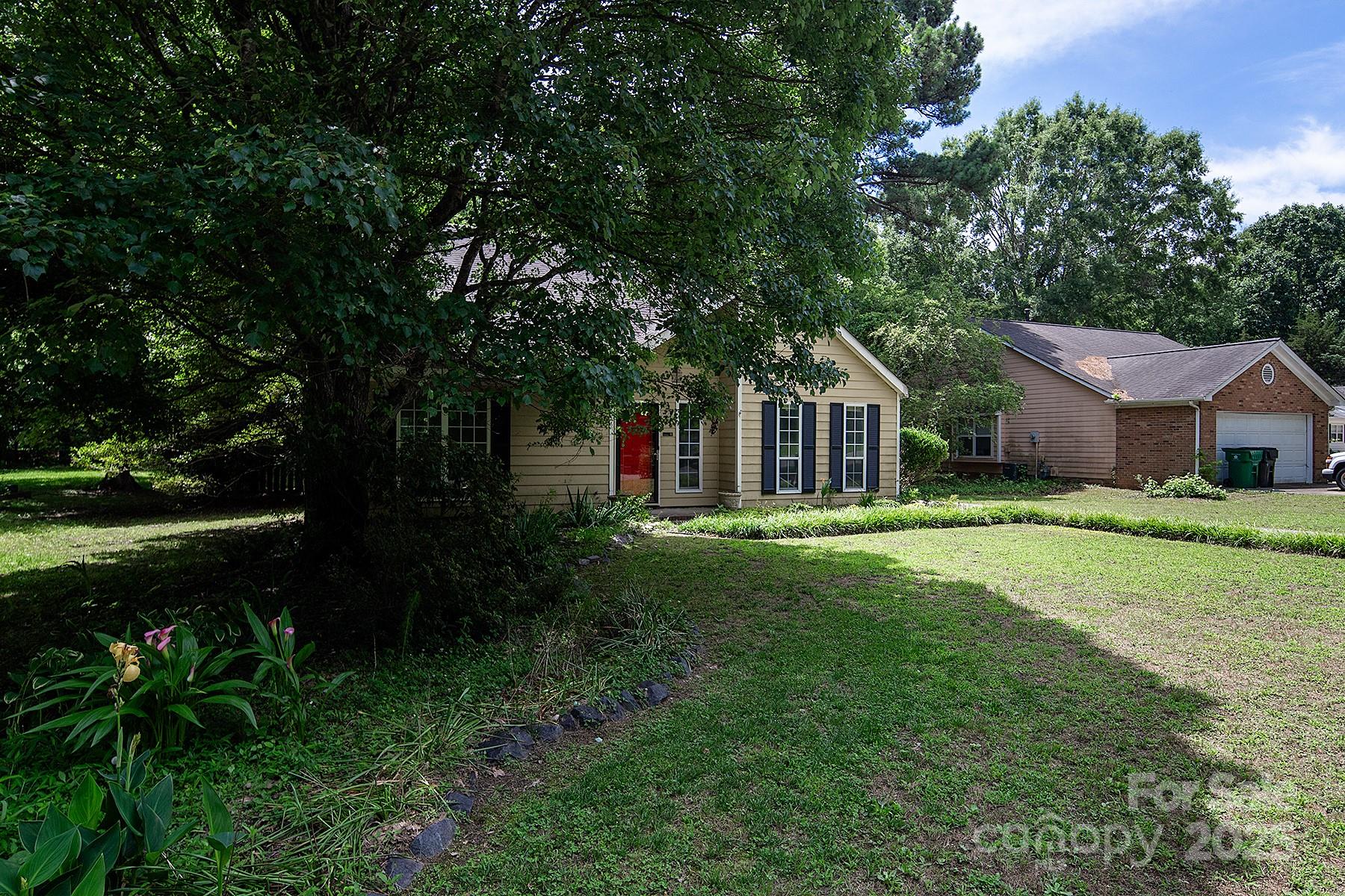 8618 Rittenhouse Circle