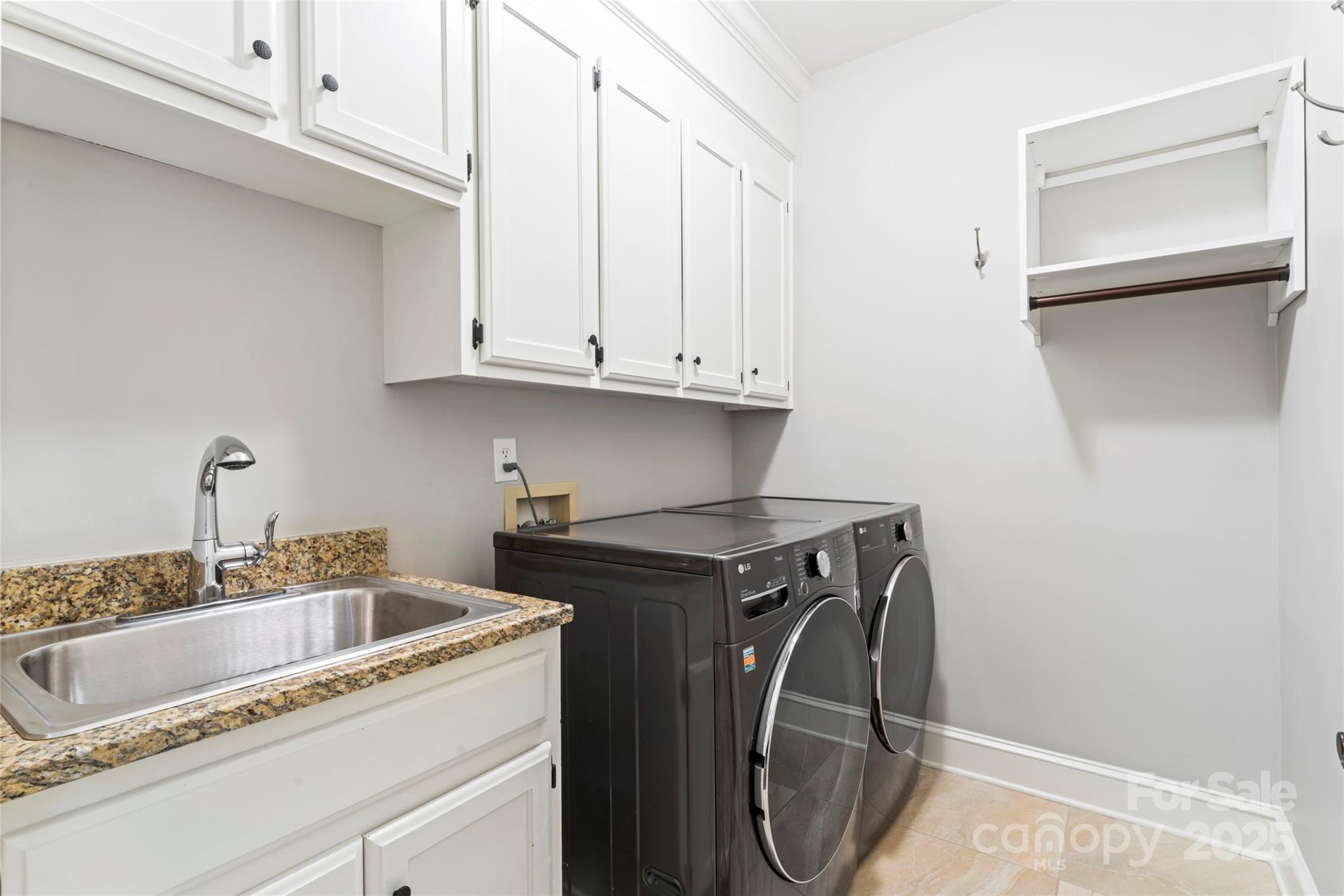 The Peninsula - Residential