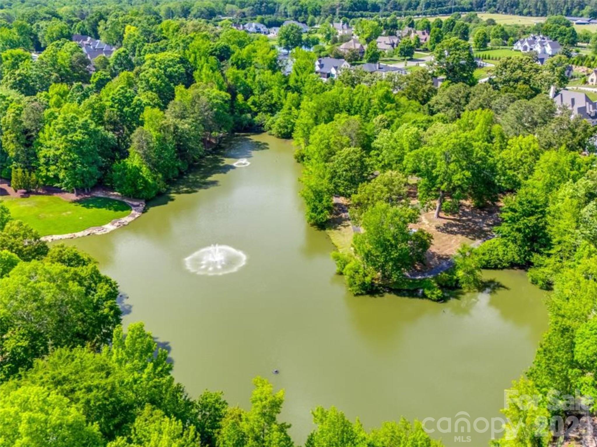 Victoria Lake - Land