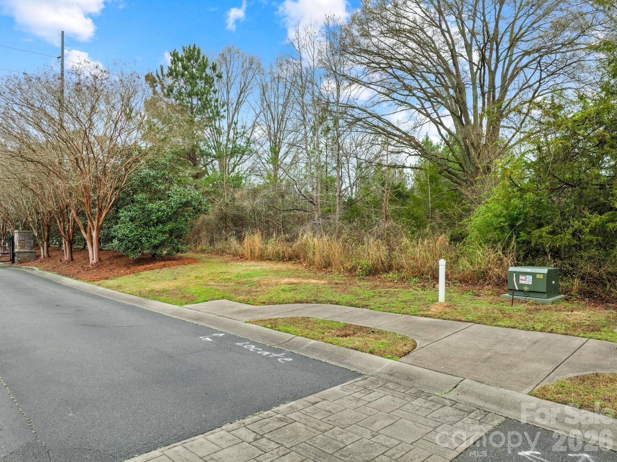 Victoria Lake - Land