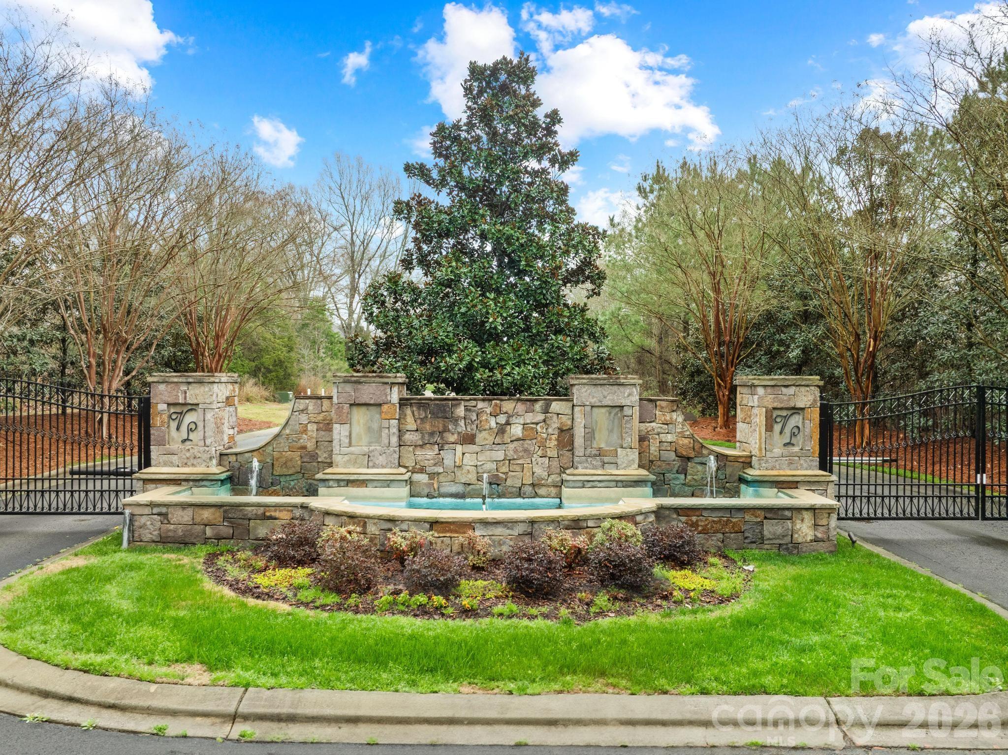 Victoria Lake - Land