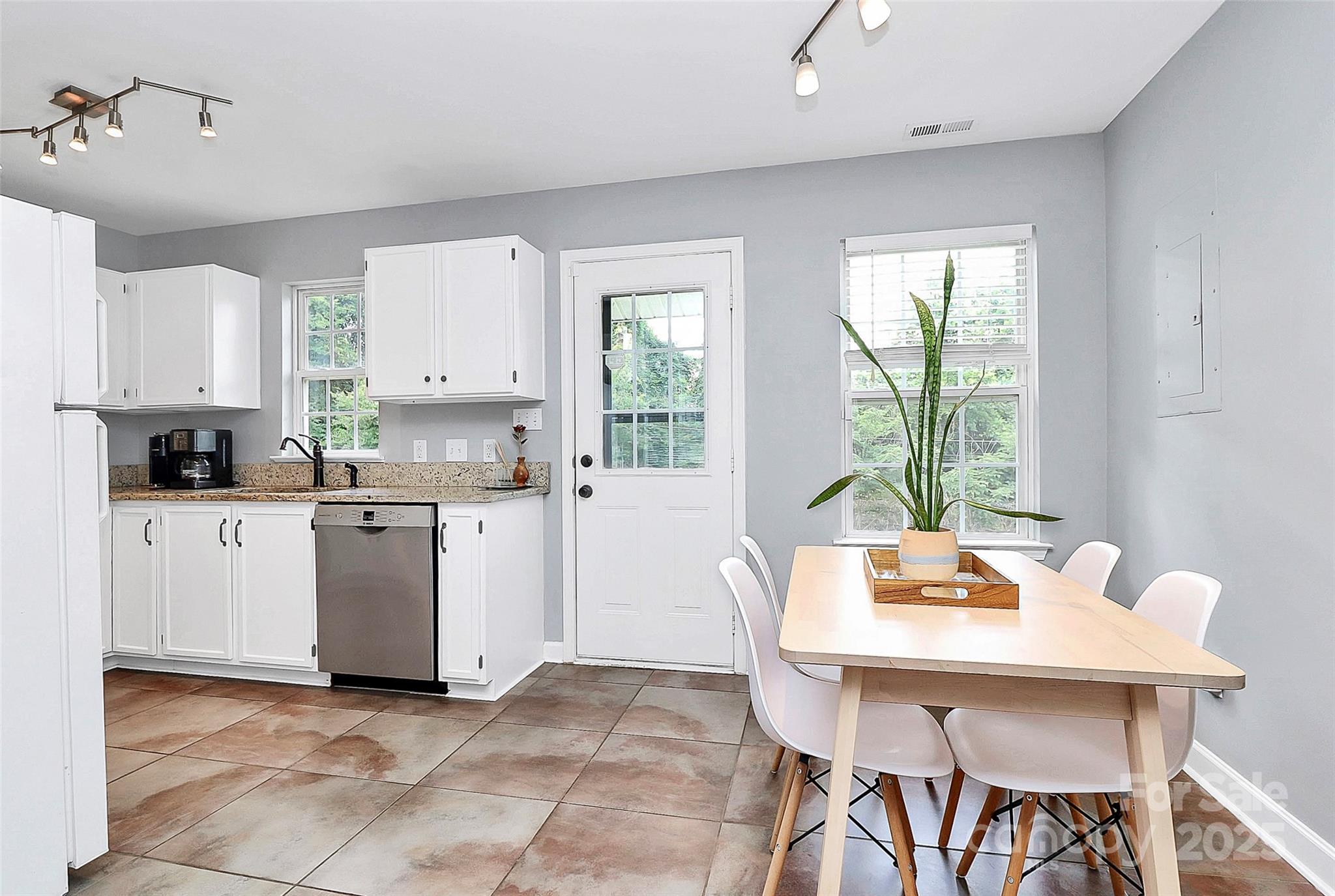 Villa Heights - Residential