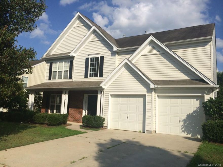 Four Bedroom spacious home, 2-Story Foyer, Open Floorplan w/Large Kitchen, Spacious kitchen with lots of cabinets and counter space, Living Room w/Gas Log fireplace, breakfast area and large dining room, trey ceiling in master w/Large Walk-In Closet, 3 MORE Bedrooms one w/walk-in closet. Large Level Lot w/Fenced Rear Yard. Must SEE!