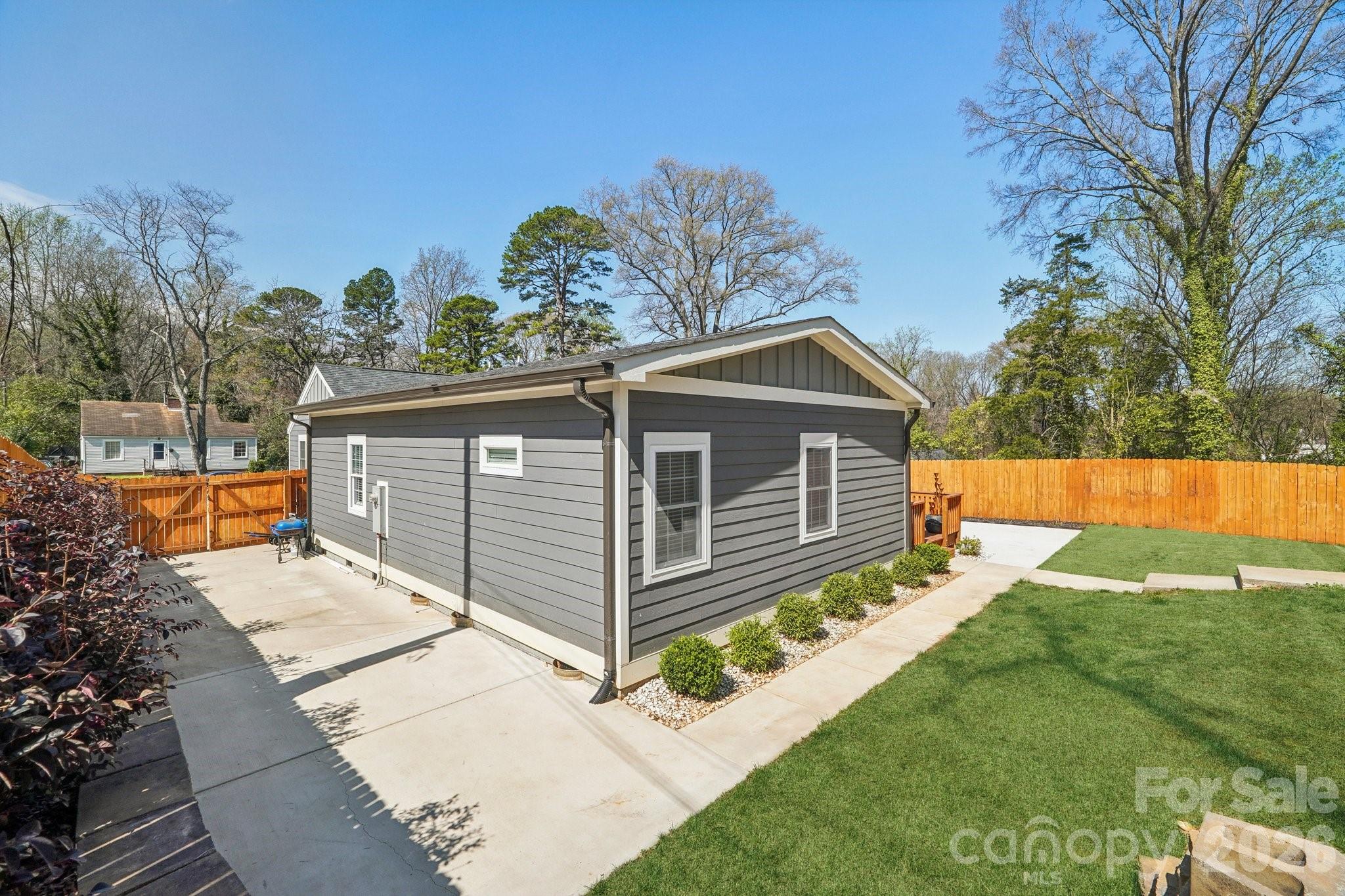 Camp Green - Residential