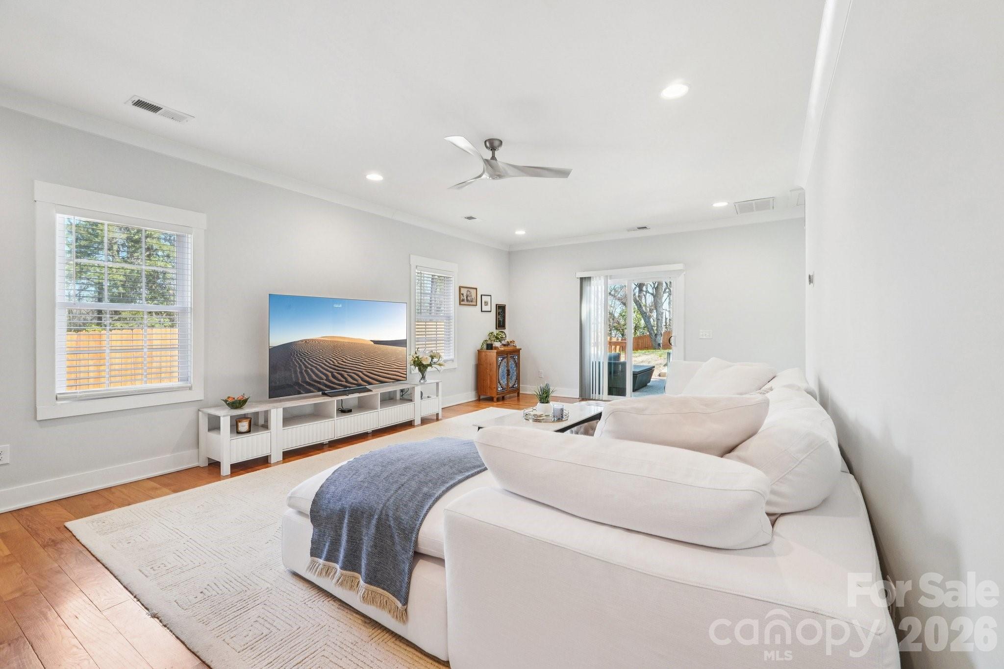 Camp Green - Residential