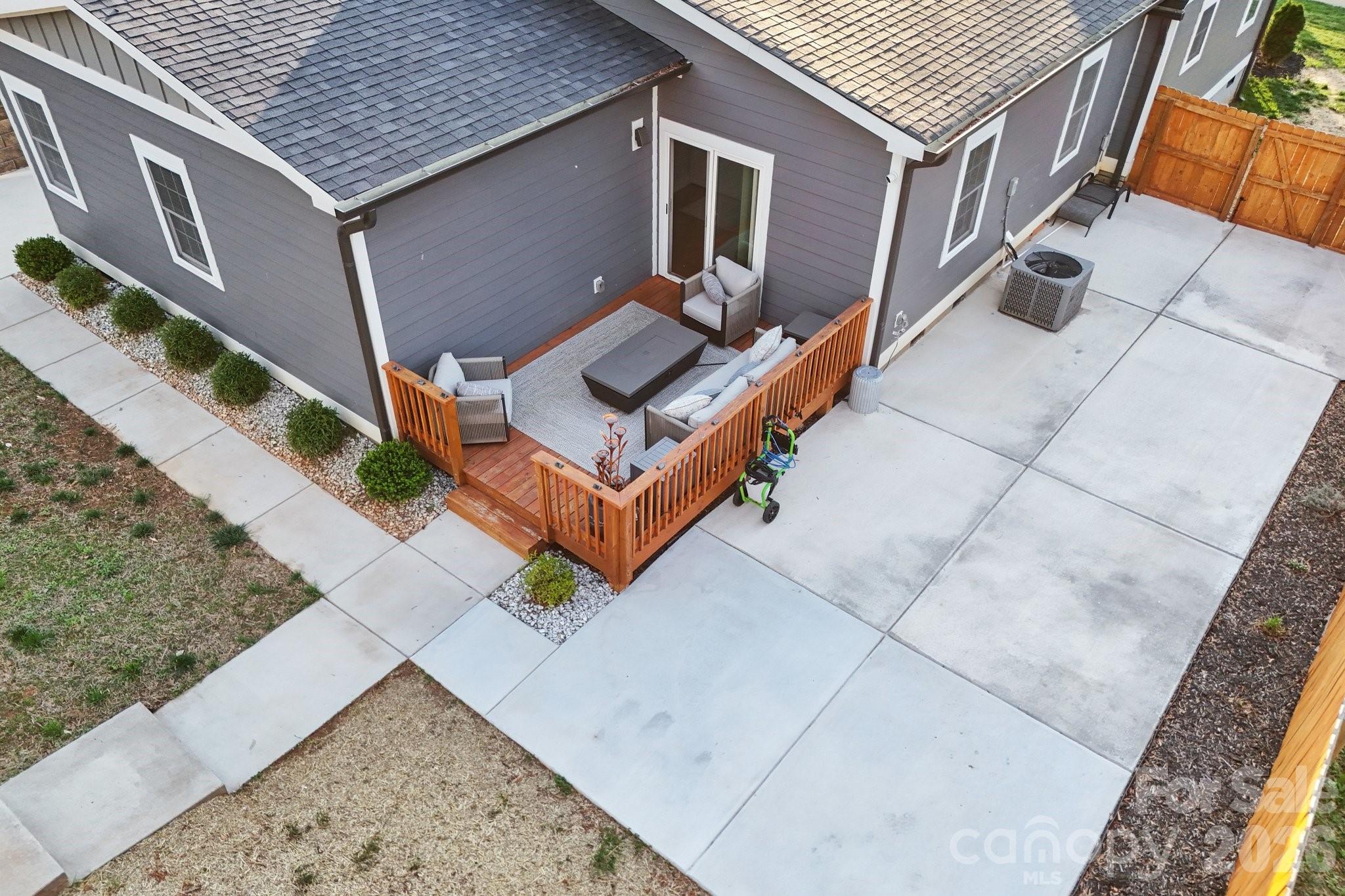 Camp Green - Residential