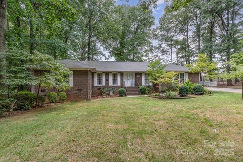 10004 Snowflake Court Charlotte NC 28215