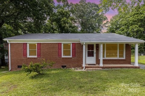 4915 Galax Drive Charlotte NC 28213