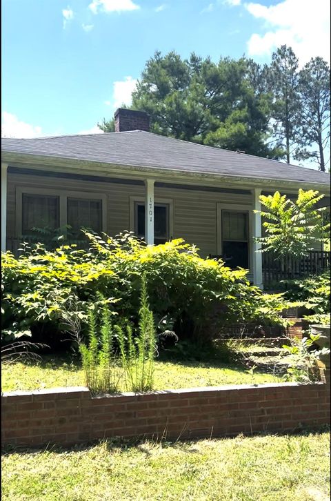 Photo of 1701 W Mcfarland Avenue, Gastonia, NC 28052 (MLS # 4393661)