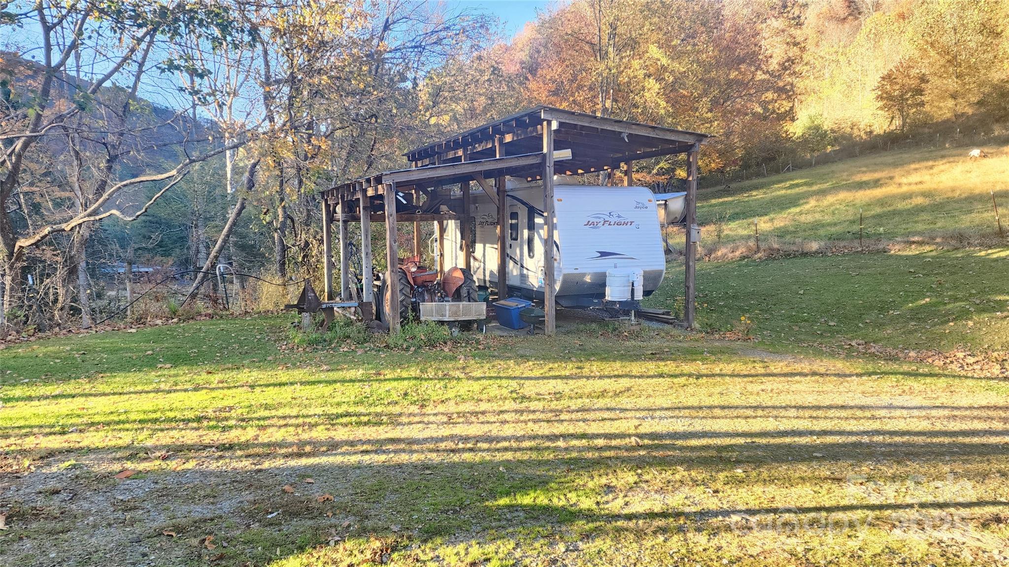 141 Hungry Creek Road