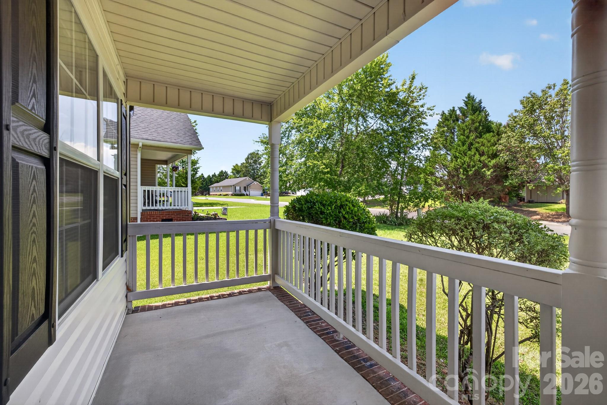 1001 Loch Lomond Circle