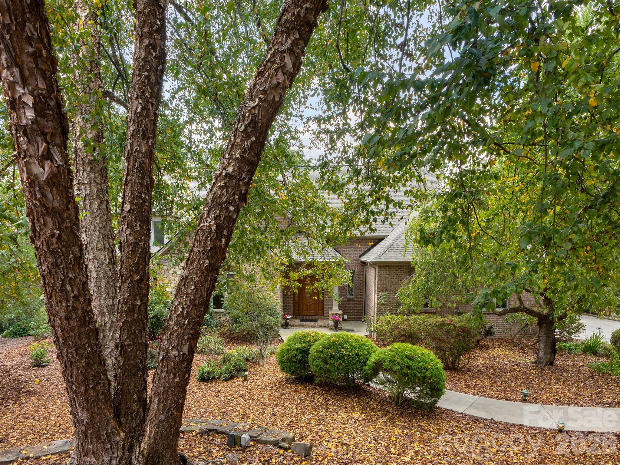 612 Holt Lane