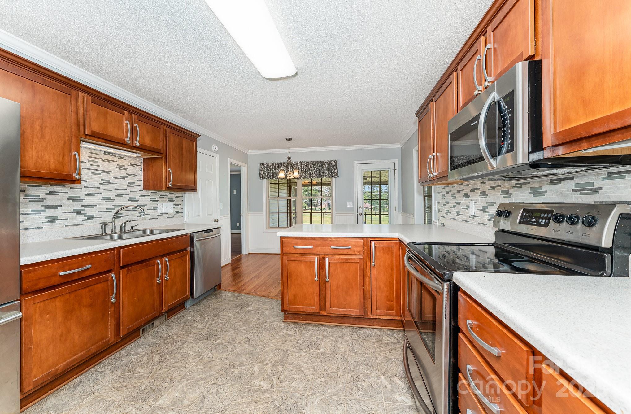 1618 Secret Garden Court