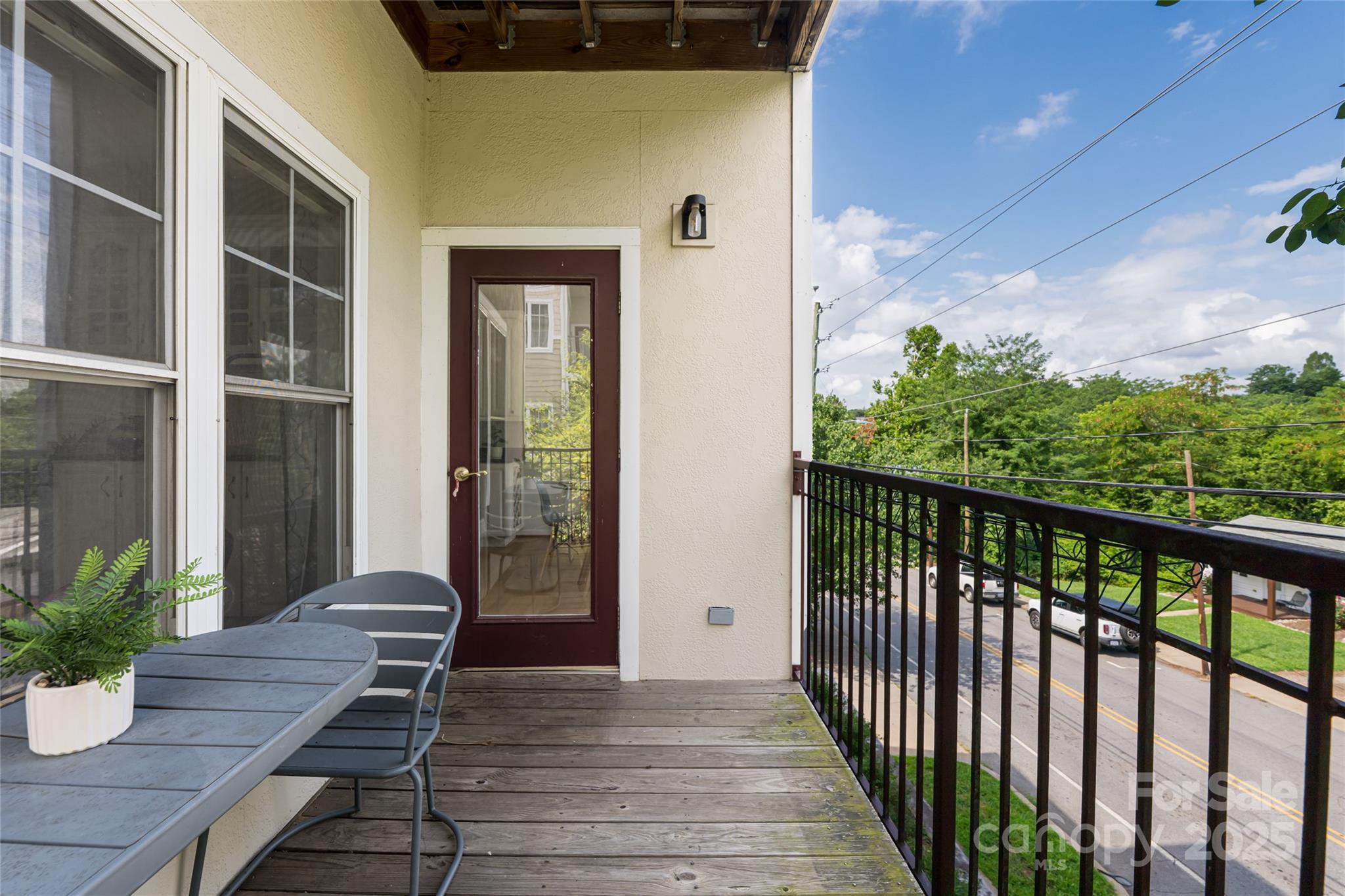 64 Clingman Avenue 207