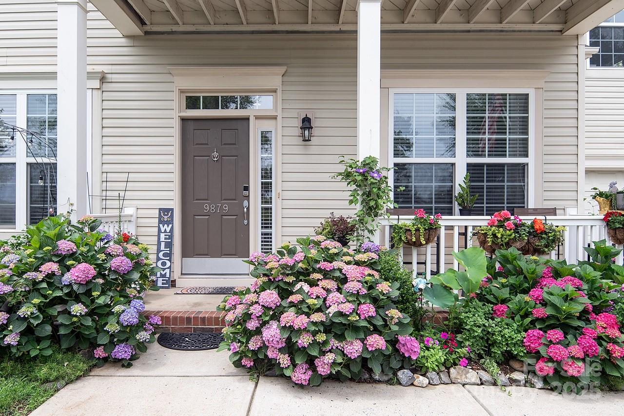 9879 Darby Creek Avenue NW