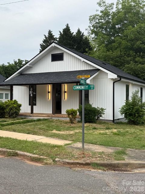 Photo of 404 Community Street, Rock Hill, SC 29730 (MLS # 4381452)