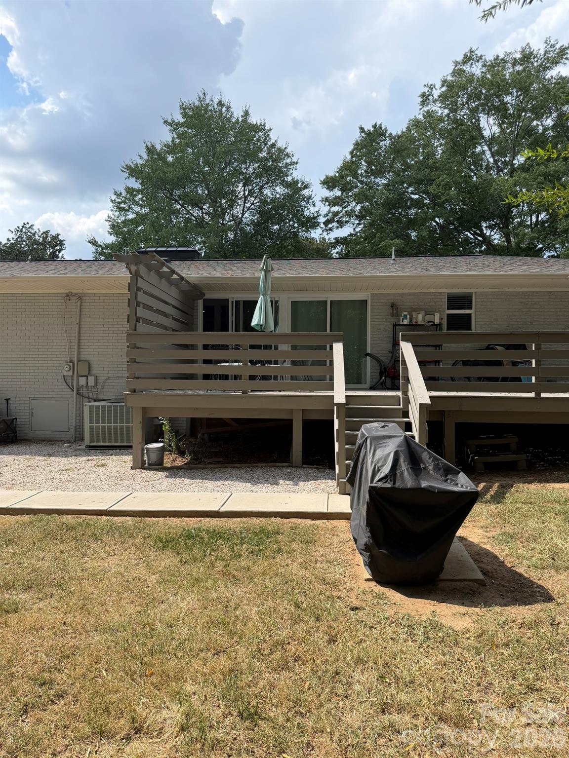 1405 Lakeview Drive