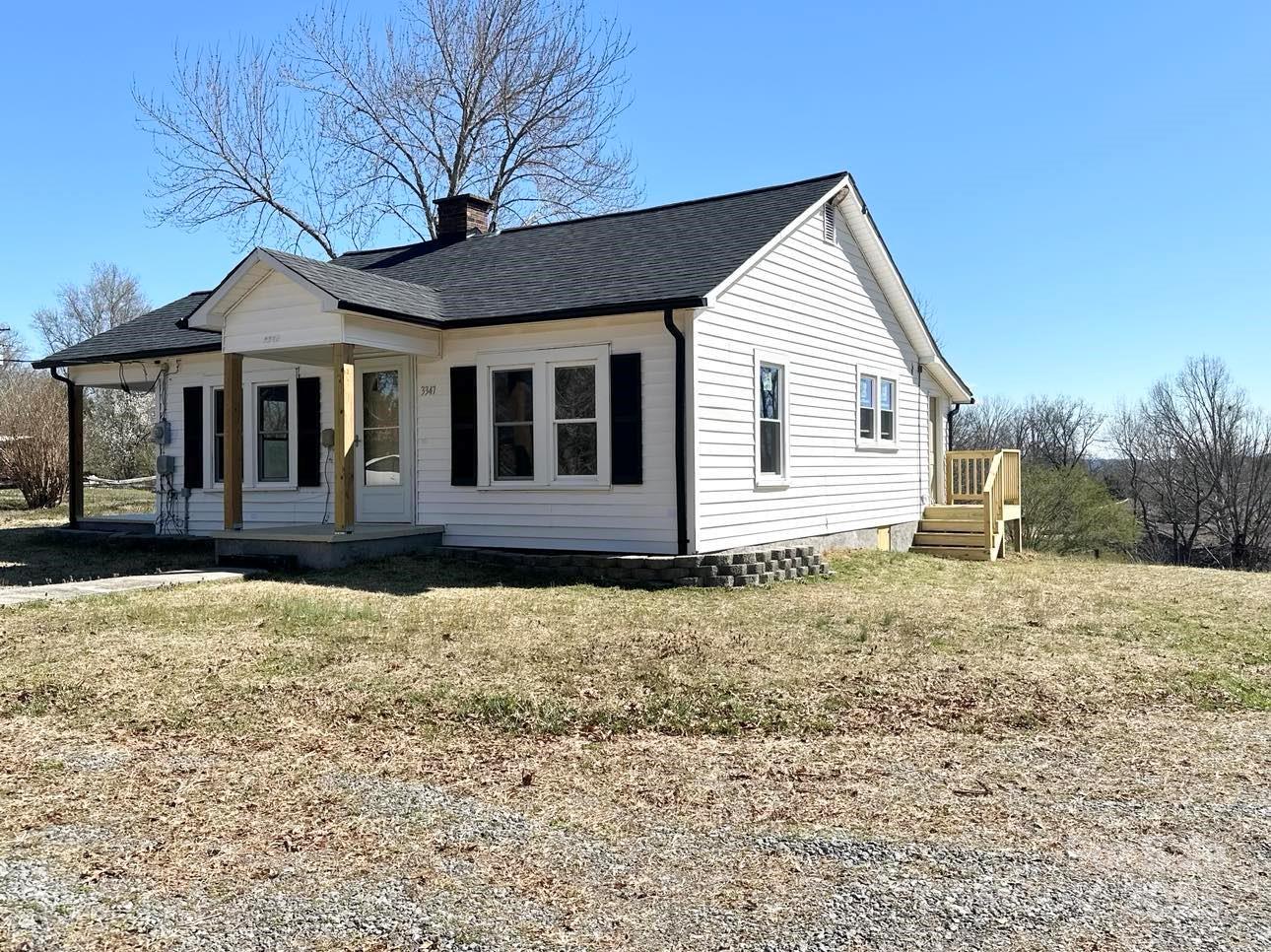 Lenoir, North Carolina 28645, United States, 2 Bedrooms Bedrooms, ,1 BathroomBathrooms,Residential,Under Contract,91293