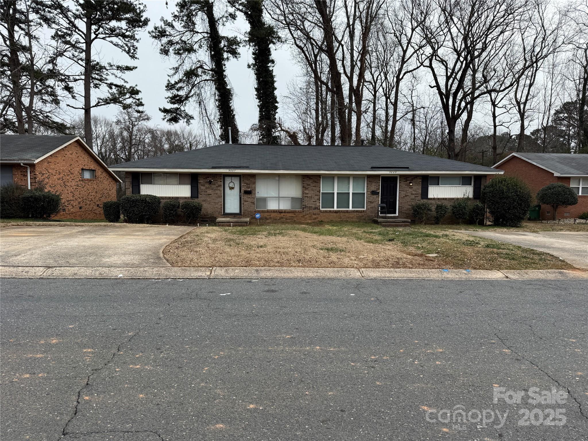 5009 Highlake Drive