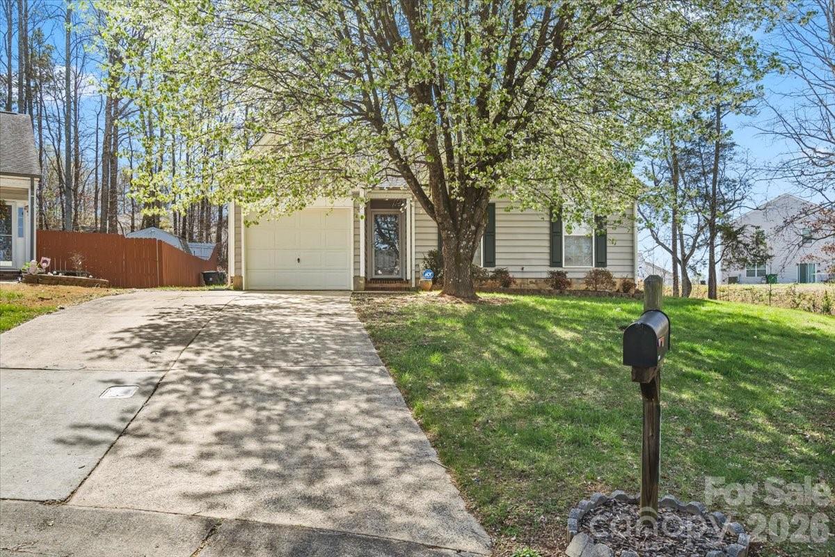 8636 Warwick Crest Lane