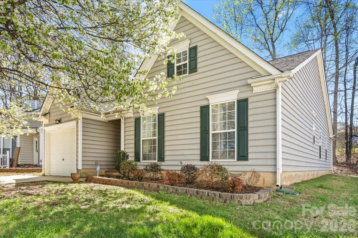 8636 Warwick Crest Lane