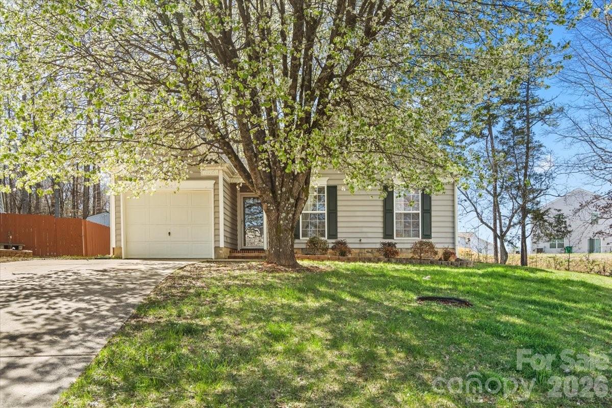 8636 Warwick Crest Lane