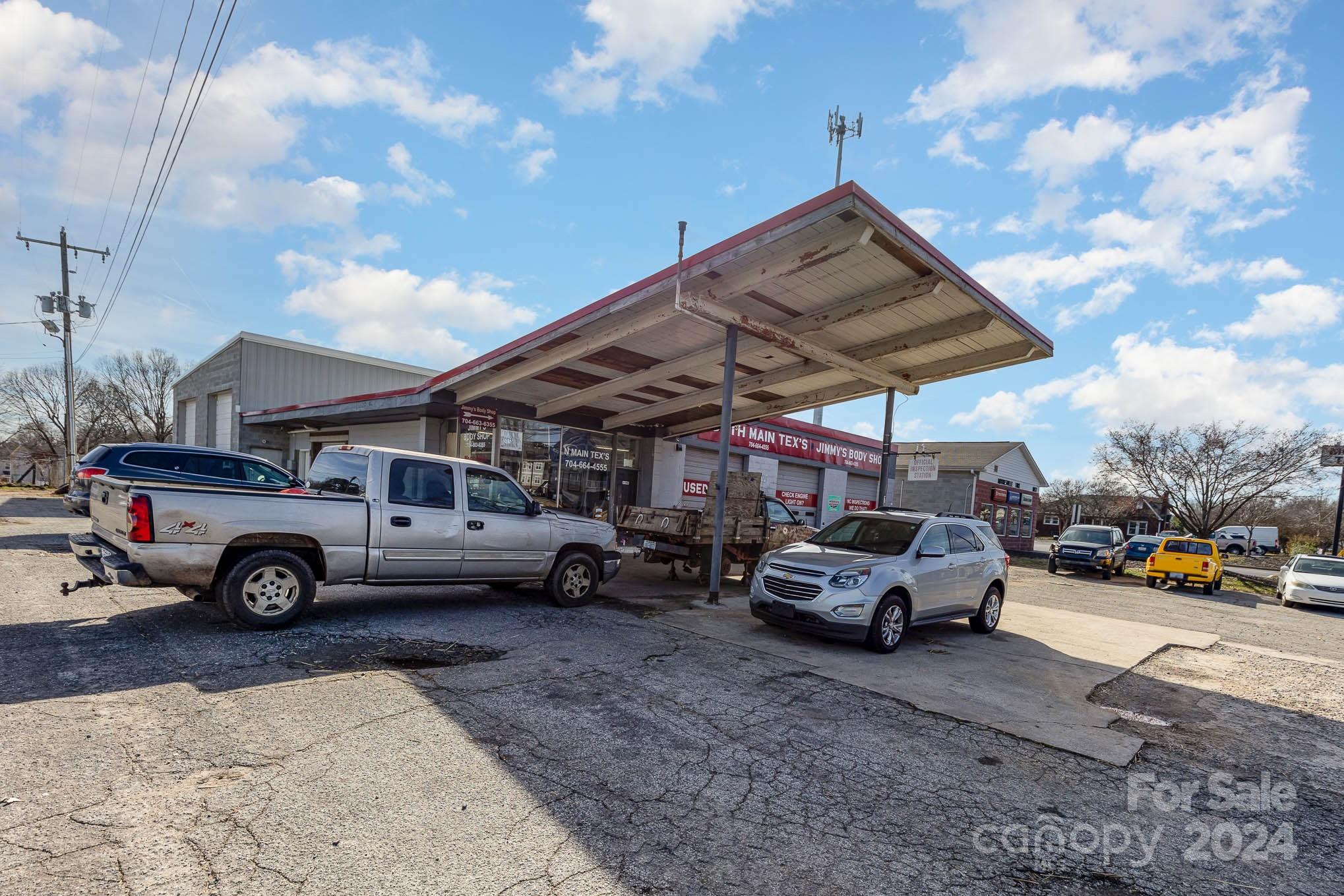 1041 N Main Street