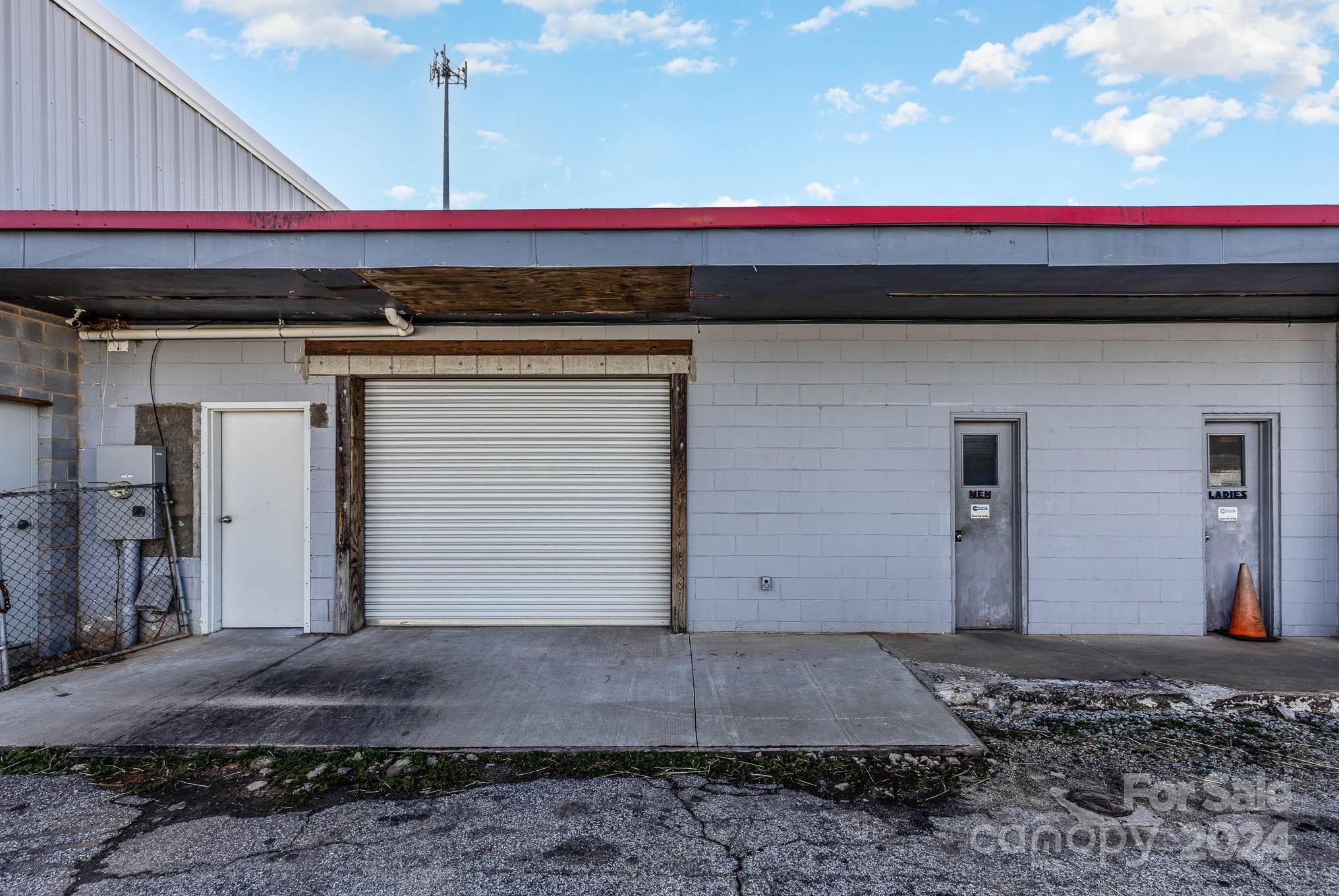 1041 N Main Street