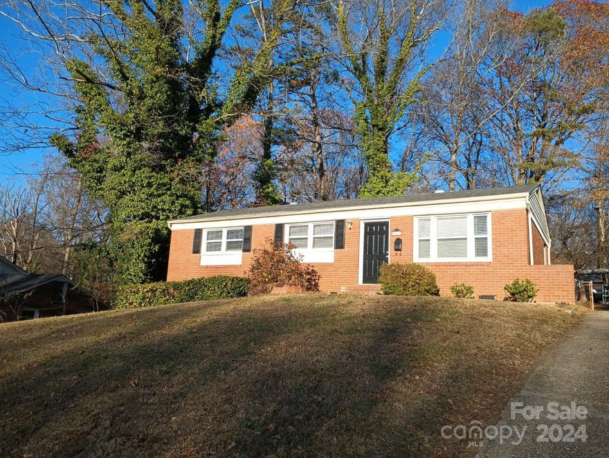 Great home in close-in Revolution Park. Updated kitchen with stainless steel appliances and quartz countertops. Hardwood floors. Roof replaced in 2021. HVAC condenser unit replaced in 2020. Large backyard with no neighbors behind the home. Easy access to Uptown. Large scale renovations of other homes in the neighborhood are driving up values.