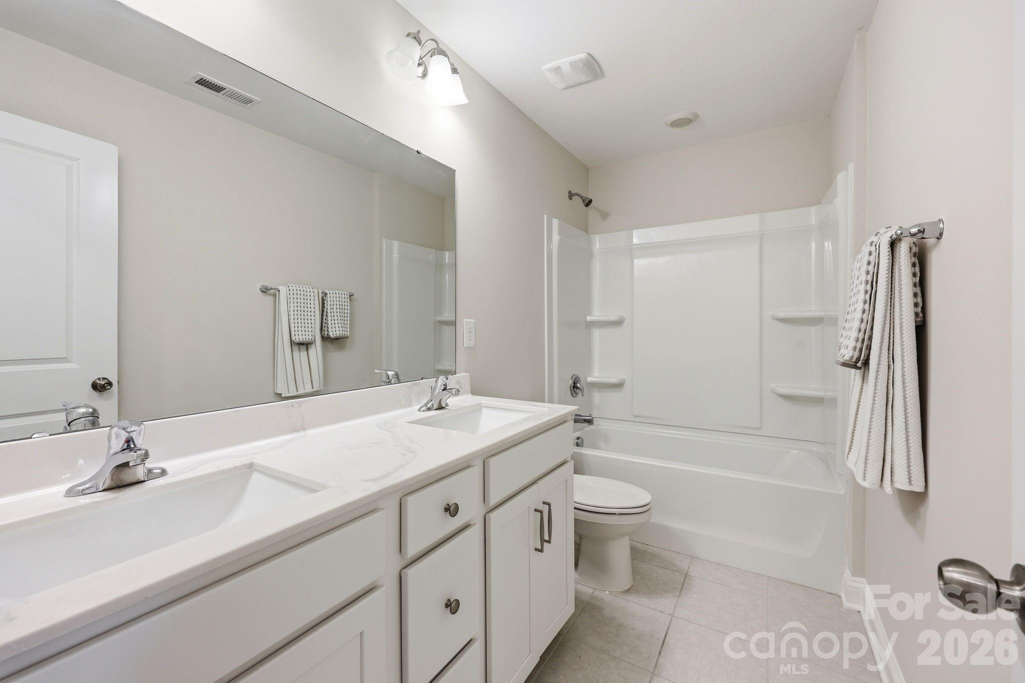 The Enclave at Davis Lake - Residential