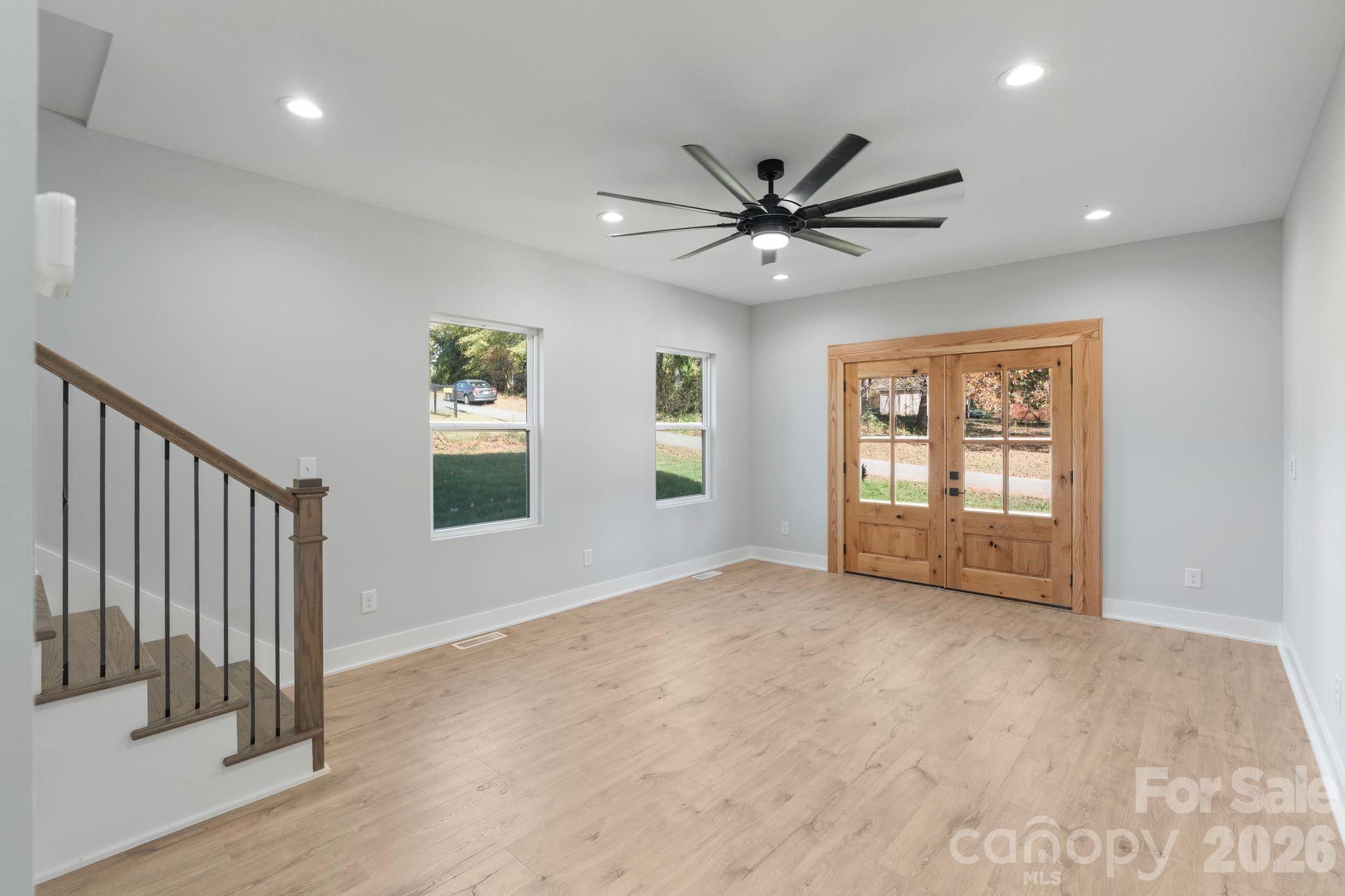 908 30th Avenue Drive NW