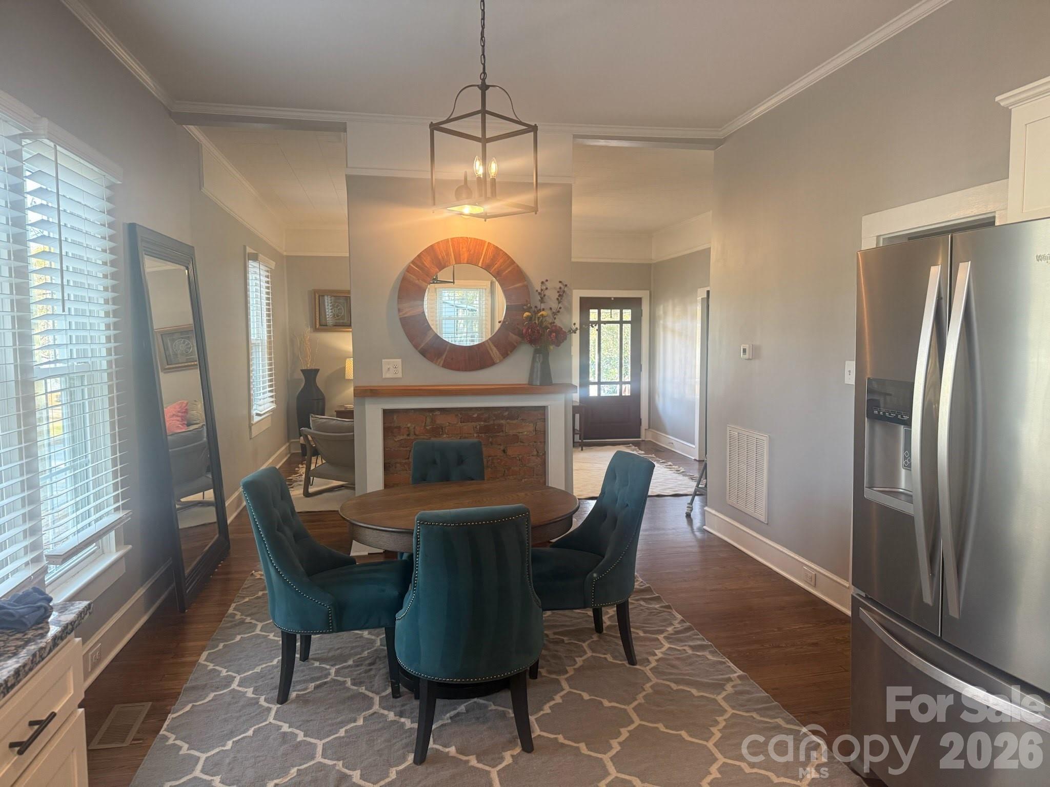 400 S Rose Avenue