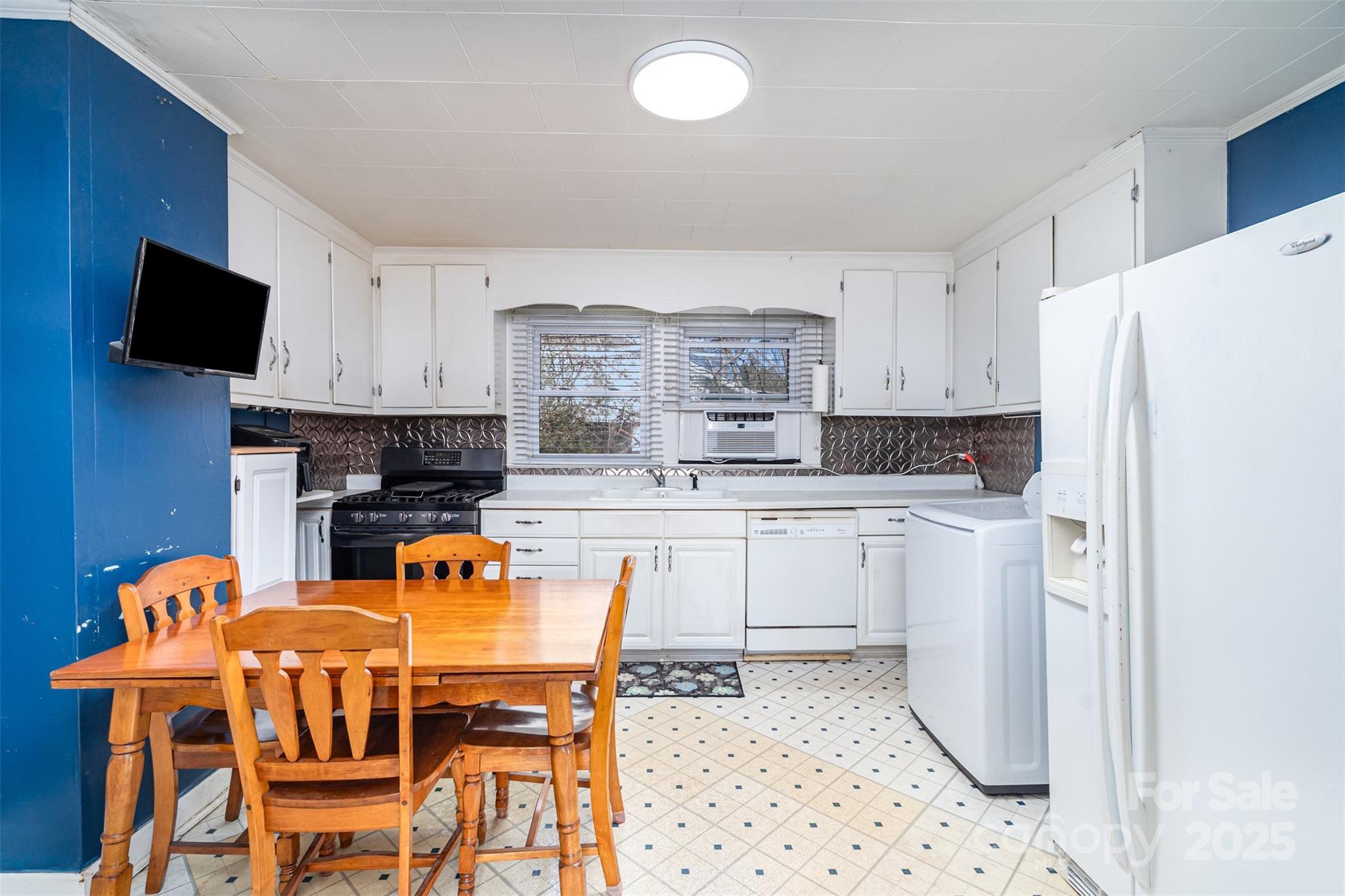 346 E Catawba Avenue